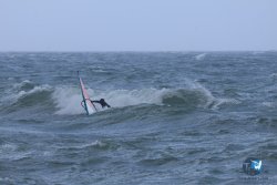20250419-Sainte-marie-windsurf-320.jpg